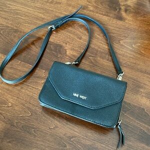 Small purse with adjustable straps